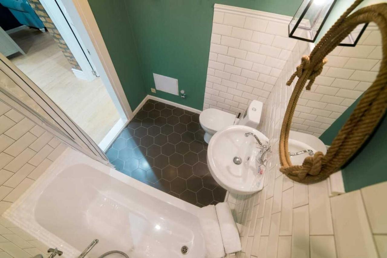 Manica Gagarin Park Apartment Алма Ата Екстериор снимка
